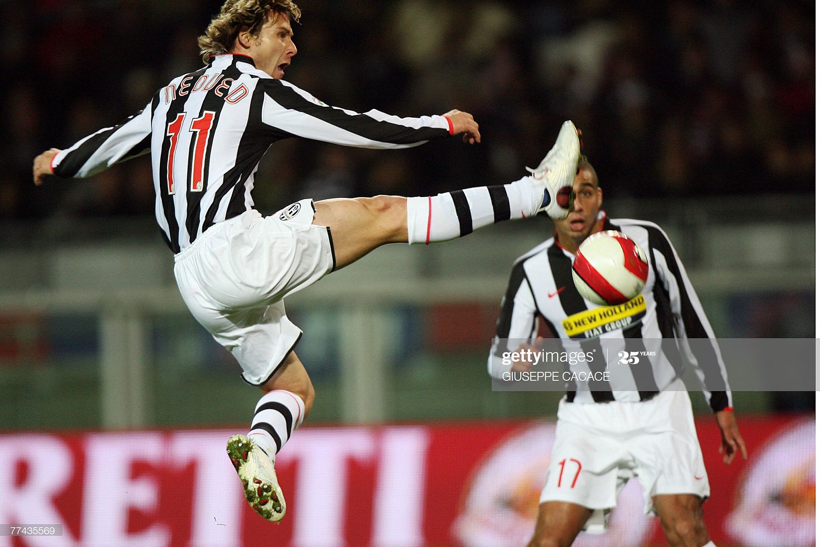 2006/07 JUVENTUS NEDVED #11 AWAY SHIRT (S) NIKE | Cult Kits